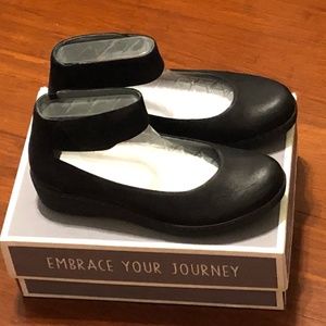 Dansko Women's Black Emmie Mary Jane Shoes - NEW!